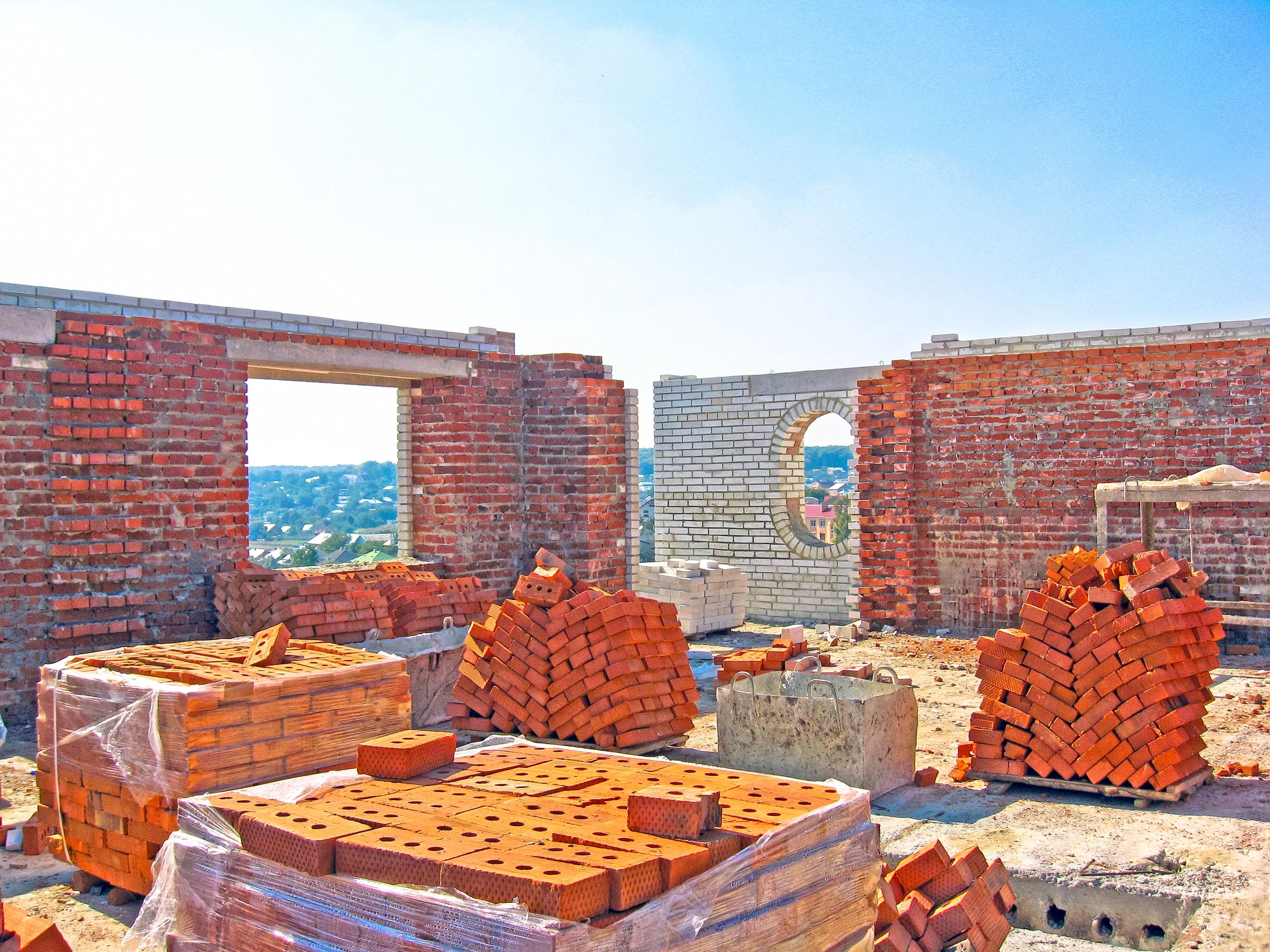 Block wall construction at an active building site